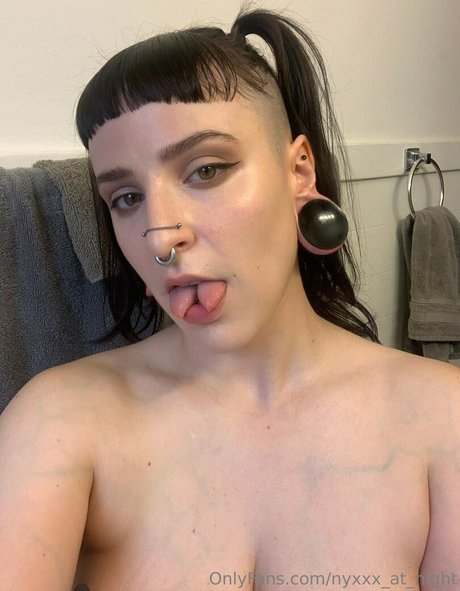 nyxxx at night OnlyFans Fick geleakt