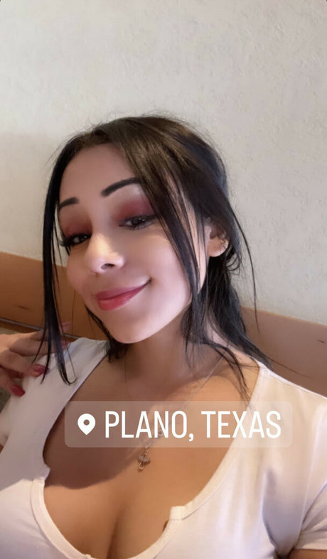 Badgalxaria OnlyFans Striptease