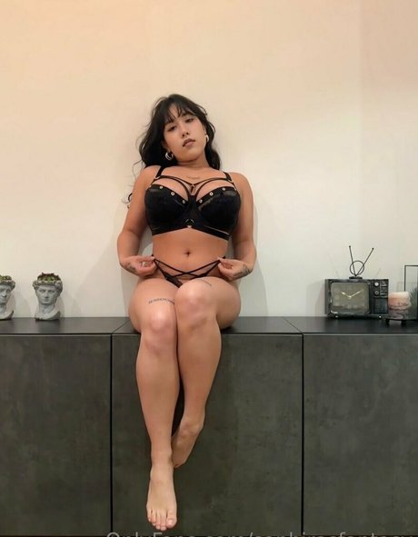 wabisabi akine OnlyFans Striptease