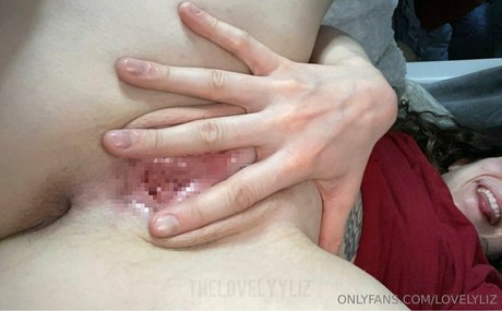 lovelylizfree OnlyFans Archiv