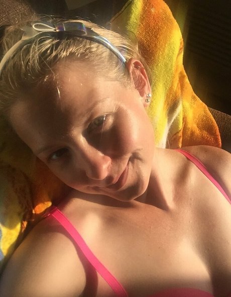 sunnylanefree OnlyFans Archiv