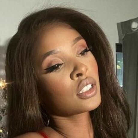 Dark Phoenix OnlyFans Model Fotos