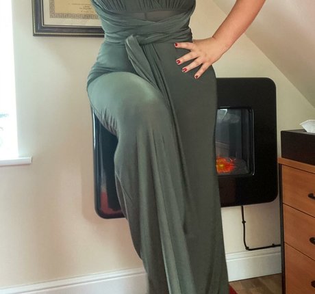 Elena Sophia Nicolosi Nacktbilder auf OnlyFans