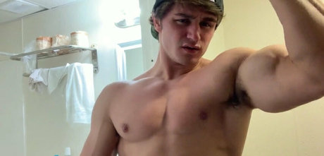 jamietylerflex OnlyFans Beiträge