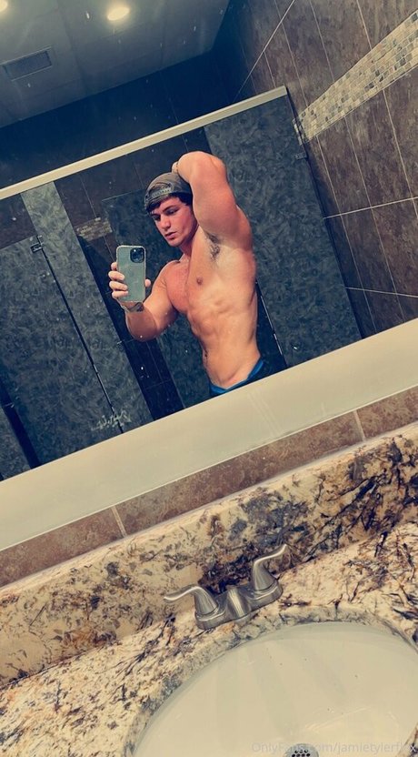 jamietylerflex Nacktbilder OnlyFans