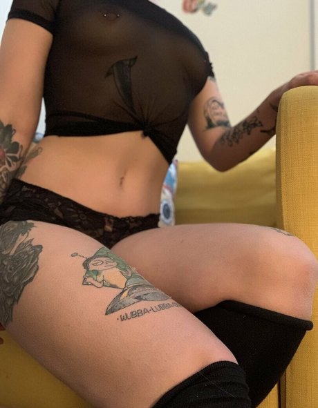 vannavamp OnlyFans nackte Brüste