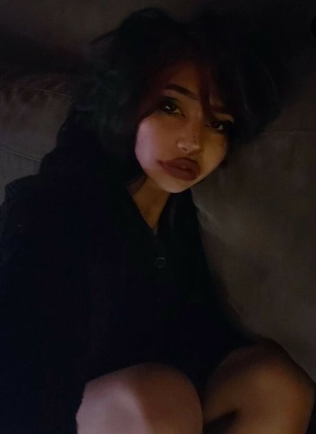 kinsathic OnlyFans Inhalte