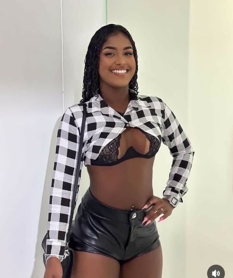 OFC Karenn OnlyFans-Bilder