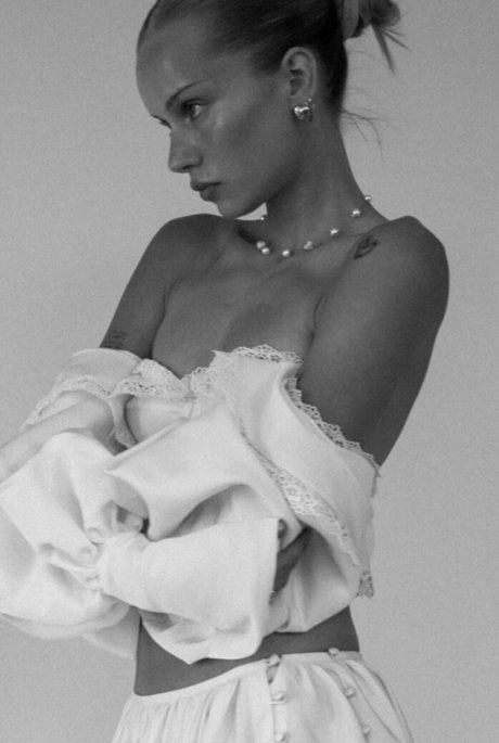 Lindsay Vrckovnik Linmick OnlyFans schlank