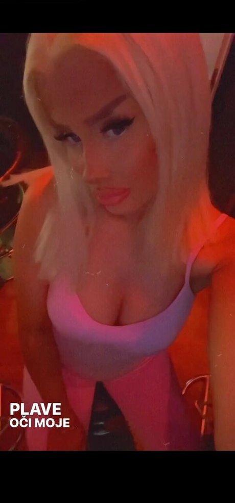 Viki Mitrovic OnlyFans-Bilder