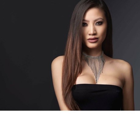 Katy Ngo Heiße OnlyFans Inhalte