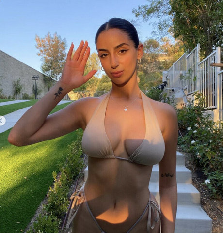 Bar Mansuri Nacktbilder von OnlyFans