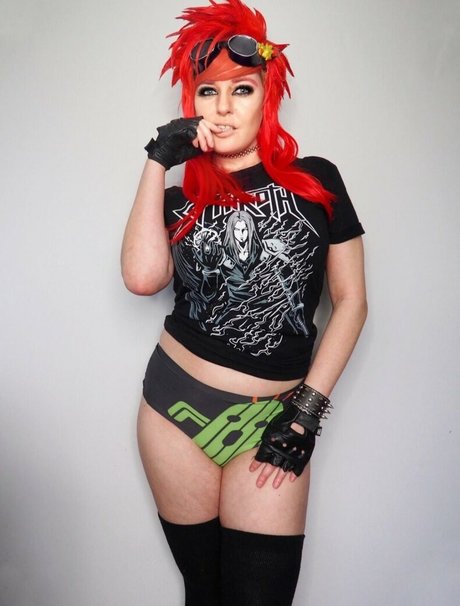 LisaLouWho Leak von OnlyFans Pornografie