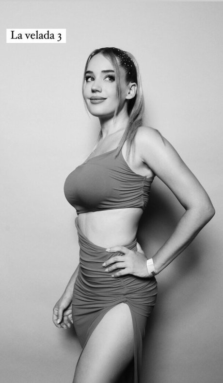 llunaclark Strip OnlyFans