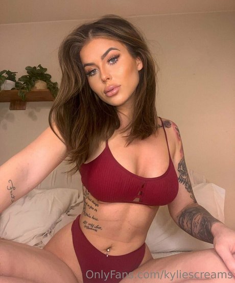 kyliescreams OnlyFans Strip