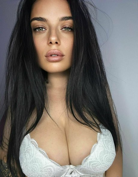 issabellaa OnlyFans Leak