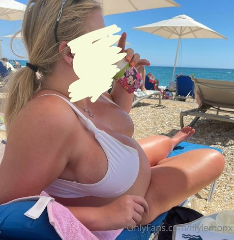lilylemonx OnlyFans-Fotos