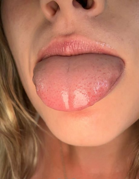 asmrcarol OnlyFans Bilder