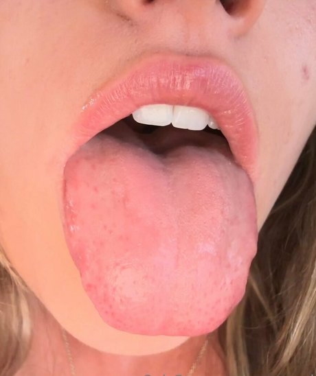 asmrcarol OnlyFans Bilder