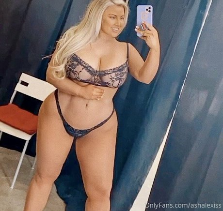 ashalexiss OnlyFans Pornografie
