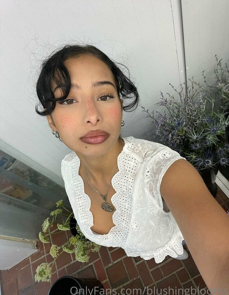 blushingblooms Profilbild