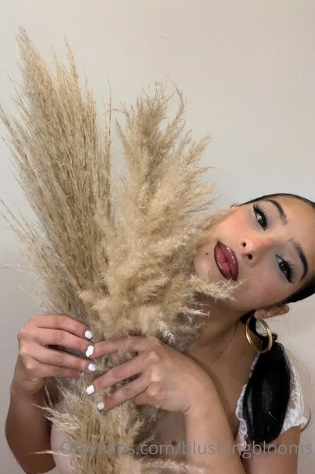 blushingblooms Leaks OnlyFans