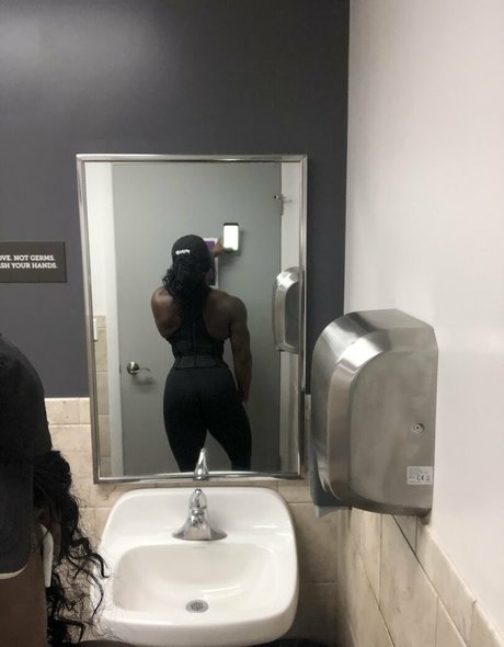 ebonymuscle Leaked OnlyFans Nacktbilder