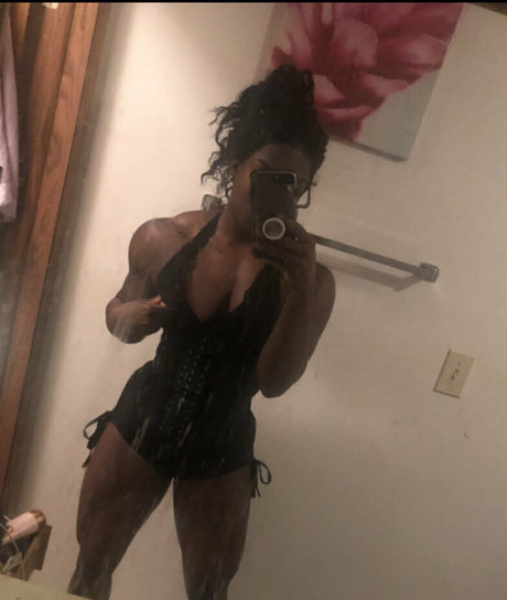 ebonymuscle NSFW OnlyFans
