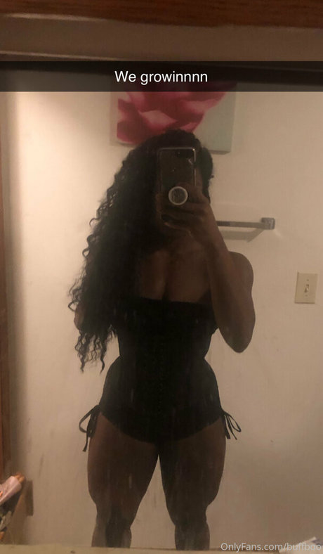 ebonymuscle Brüste OnlyFans