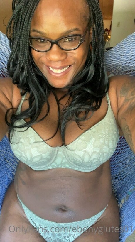 ebonyglutes01 OnlyFans Leak