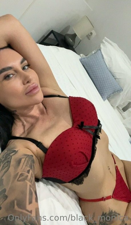black monica OnlyFans Model Bilder