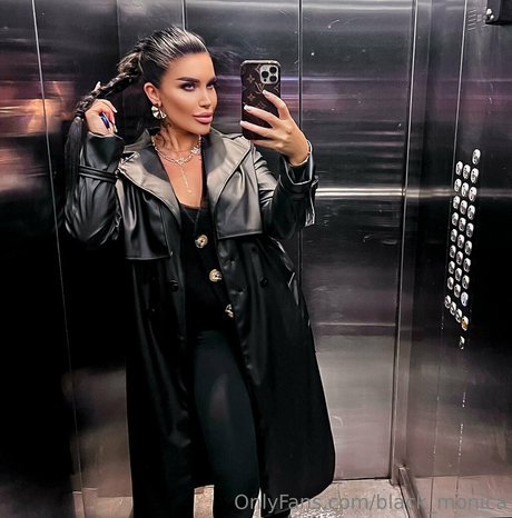 black monica OnlyFans Striptease