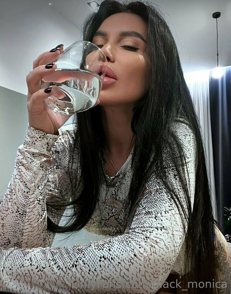black monica OnlyFans Nacktfotos