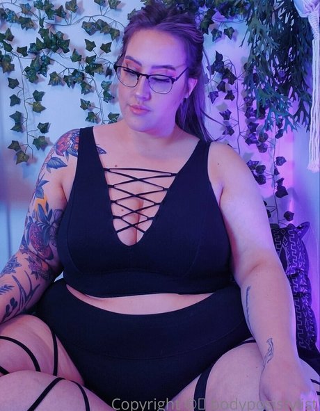 bodyposistylist OnlyFans Bilder