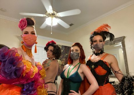 katcalico OnlyFans Model Fotos