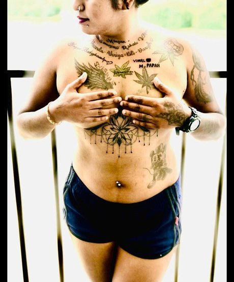 Indian Exhibition Nacktbilder auf OnlyFans