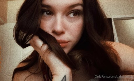 babyhellion OnlyFans Nacktbilder