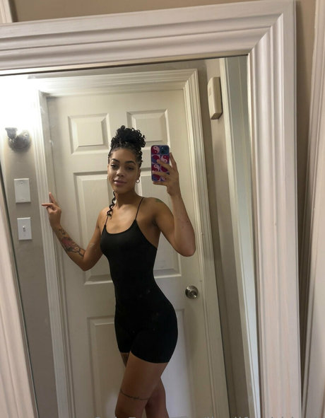 leahsade Joi OnlyFans