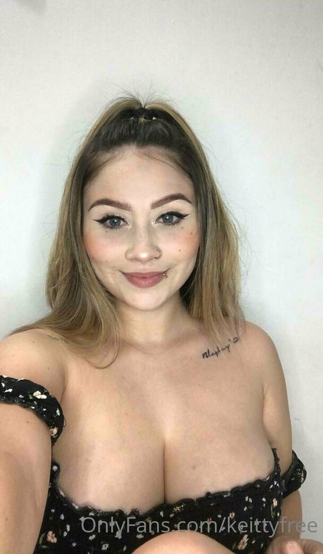 keittyfree OnlyFans Striptease