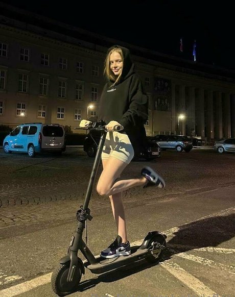 valerieflor OnlyFans