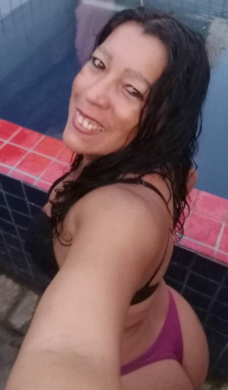 Maluquinha Dinha OnlyFans Striptease