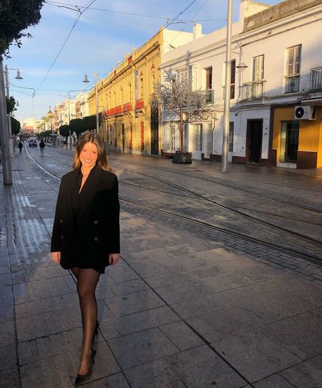 Zhanet Filipova OnlyFans Striptease