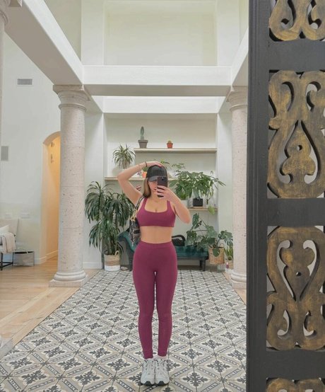 Sara Bella Harris OnlyFans Star