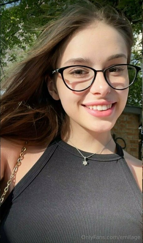 emilage OnlyFans Archiv