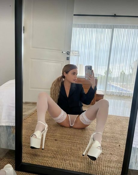 emilage OnlyFans Pornografie