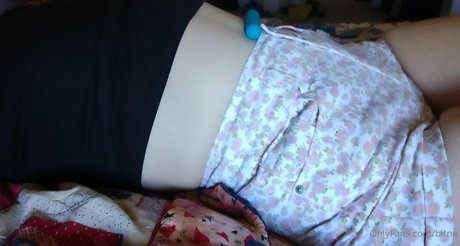 kneebes OnlyFans nackte Brüste