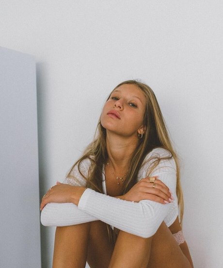 Roni Zouler Kostenlose OnlyFans-Inhalte