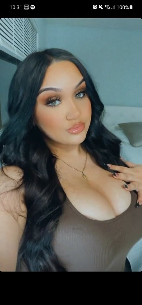 Jennah Hamdan Model OnlyFans Foto