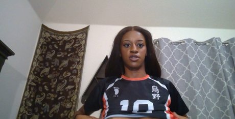 Venusian Nacktbilder von OnlyFans geleakt