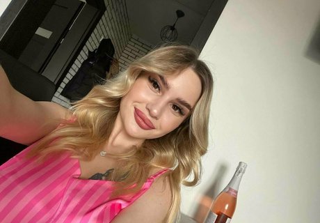 monikastray Nacktbilder von OnlyFans